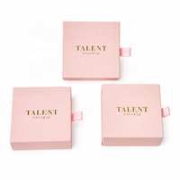 Boîte à bijoux en carton rigide rose de luxe avec logo personnalisé, boîte cadeau avec tiroir coulissant pour collier, bracelet, boucles d'oreilles, bague
