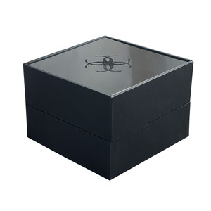 Boîte à bijoux élégante en velours avec logo en acrylique, étui cadeau pour bague - Product Image 3