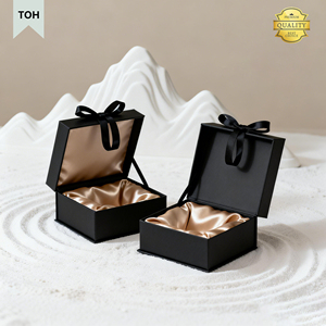 Emballage de parfum noir de luxe personnalisable, boîtes cadeaux en papier imitation bois, carton rigide orné pour une protection optimale - Product Image 1