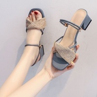 2025 nouveauté chaussures convertibles Logo personnalisé été bloc talons pantoufles de plage pour femmes sans lacet bout ouvert mode pompes souples
