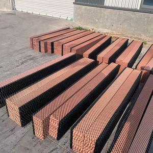 Panneau de refroidissement par évaporation en papier kraft alvéolé offrant une stabilité structurelle durable - Product Image 1