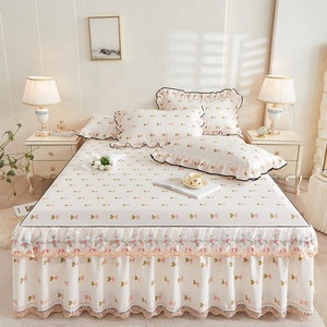 Juego de Tres Piezas de Falda de Cama de Encaje Coreano, 100% Algodón Ecológico, Sábana y Funda de Cama de Verano, Estilo Nórdico para Todas las Estaciones - Product Image 1