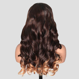 T1BT4T27 #   Perruques sans colle à ondulations lâches en <span class=keywords><strong>cheveux</strong></span> humains, perruque à dentelle frontale 13x4 avec nœuds décolorés, raie classique et mèches ombrées - Product Image 2