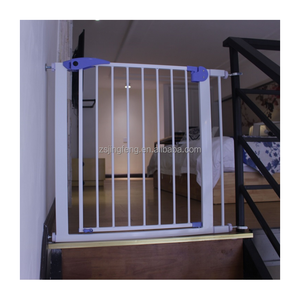 Nouvelle barrière de sécurité pour bébé de conception simple pour les escaliers et les portes Portes en métal pour animaux de compagnie et chiens avec barrière Caractéristiques Porte en métal - Product Image 6