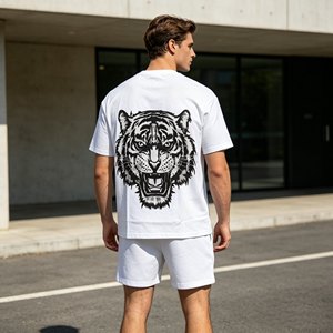 T-shirt homme à manches courtes personnalisé avec impression de lettres en strass, motif tigre, col rond, jersey décontracté en coton, coupe classique - Product Image 3