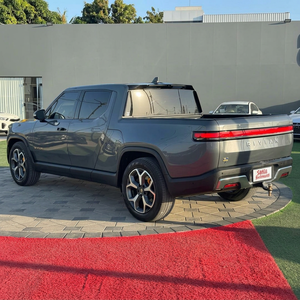 Voiture électrique quatre roues motrices Rivian R1T 2023 - Product Image 2