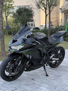 <span class=keywords><strong>Kawasaki</strong></span> Ninja ZX-4R - Motocicleta Deportiva de 400cc con Motor de Cuatro Cilindros en Línea - Product Image 5