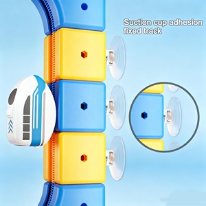 Set di 224 Pezzi Pista Ferroviaria per Bambini, Circuito Flessibile 3D, Auto Motorizzata Anti-Gravità, Regalo per Costruire Tracciati Ferroviari - Product Image 5