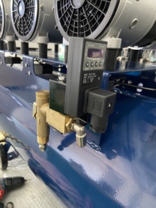 Le compresseur d'air répond aux exigences de certification GMP pour que la source de gaz soit «sans huile et stérile» - Product Image 5