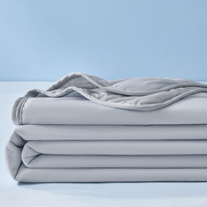 Couette rafraîchissante taille Queen, couvertures rafraîchissantes pour les personnes <span class=keywords><strong>qui</strong></span> ont chaud la nuit et les sueurs nocturnes, couette d'été grise respirante et douce - Product Image 1