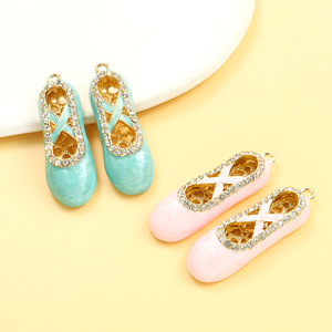 Adorno de diamantes de imitación para <span class=keywords><strong>zapatillas</strong></span> de <span class=keywords><strong>ballet</strong></span>, aleación en tono dorado con esmalte pastel para regalos de recitales de danza - Product Image 1