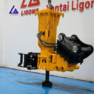 Mini pelle hydraulique à marteau brise-roche pour piquets : Améliore la vitesse d'installation des piquets et des clôtures - Product Image 2