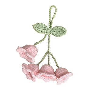 Llavero de flor de lirio del valle de ganchillo, accesorio para coche de hilo de algodón, cadena colgante hecha a mano, verano 2024 - Product Image 4
