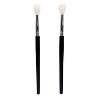 Pinceau de maquillage professionnel en bois à poils en nylon effilés pour estomper le correcteur, les fards à paupières et la poudre, pour les yeux et le visage