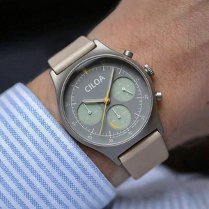 นาฬิกา CILOA ทรงกลมสีเทาสำหรับผู้ชาย ปรับแต่งได้ ฟังก์ชั่นหลากหลาย ทันสมัย สไตล์ใหม่ปี 2026 คุณภาพสูง กันน้ำ นาฬิกาควอตซ์ - Product Image 1