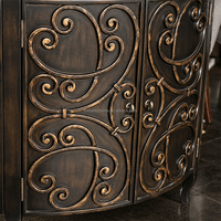 Maßgefertigtes Amerikanisches Traditionelles Esszimmer-Sideboard Zweitüriger Aufbewahrungsschrank mit Bronze-Schlangendesign für Villen-Inneneinrichtung