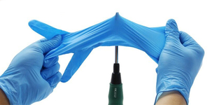 Guantes Desechables de Nitrilo Negro Extra Duraderos de 6 Mil, Sin Polvo, Antideslizantes, Hipoalergénicos, Puño Reforzado, Puntas de Dedos Texturizadas, Uso General - Product Image 2