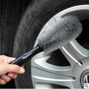 Cepillo de lavado de coches con mango curvo en forma de T, herramienta de limpieza de ruedas bicolor con alambre trenzado para limpiar el buje de la rueda - Product Image 3