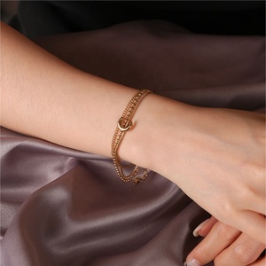 Pulsera de Moda con 3 Capas de Cadena de Serpiente, Dijes de Sol y Luna, Chapada en Oro de 18K, Acero Inoxidable, para Mujer - Product Image 2
