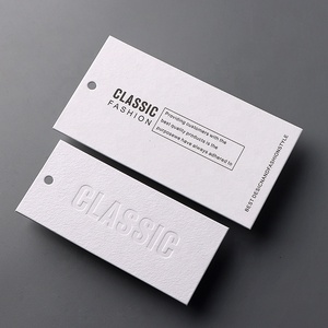 Diseño de lujo personalizado impresión <span class=keywords><strong>nombre</strong></span> logotipo papel <span class=keywords><strong>ropa</strong></span> <span class=keywords><strong>colgar</strong></span> etiquetas <span class=keywords><strong>ropa</strong></span> etiquetas blanco puro Debossed dos lados impresión <span class=keywords><strong>colgar</strong></span> etiqueta - Product Image 2