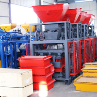 Machine automatique personnalisable de fabrication de blocs creux QT4-35B avec PLC et pompe pour briques en ciment et pavés