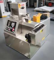 Petite ligne de machines à souffler pour la production de snacks extrudés à base de riz soufflé, maïs et farine de maïs