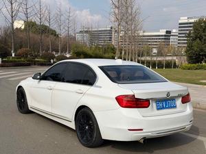 <span class=keywords><strong>BMW</strong></span> <span class=keywords><strong>Serie</strong></span> 3 2013 320Li Paquete de Diseño de Lujo, Asientos de Cuero, Faros LED, Techo Corredizo, Pantalla Táctil, Volante a la Izquierda, Interior Oscuro - Product Image 6