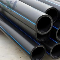 Tuyau d'alimentation en eau flexible haute pression en PEHD noir de 450 mm DN100 PE100 avec bandes bleues, fabriqué en Chine