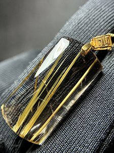Colgante de Cuarzo Rutilado Dorado Natural para Mujer, Hombre, Regalo de <span class=keywords><strong>Brasil</strong></span>, Cristal Curativo Reiki de Oro de 18K, Gema de 28mm - Product Image 1