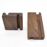 Support de téléphone en bois massif de noyer noir personnalisé, support de téléphone de bureau multifonctionnel et créatif, et station d'accueil pour iPhone