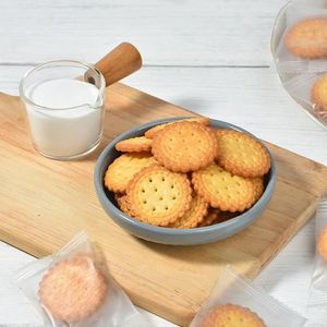 Kue Kering Jepang Rasa Asin, Biskuit Renyah Kecil, Kerupuk Bulat Rasa Garam Laut, Camilan Eksotis Grosir, Cocok untuk Sarapan - Product Image 5