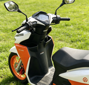 Scooter électrique élégant de 1200 W, batterie au lithium longue portée, cyclomoteur électrique urbain avec frein à disque pour adultes - Product Image 3