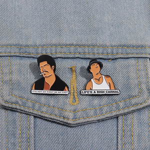 Life Is a Risk Emaille-Anstecknadel mit klassischer Filmzitat-Metallbrosche, Reversnadel, Schmuck, Rucksack-Accessoire - Product Image 1