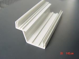 Garniture de bande d'extrusion <span class=keywords><strong>en</strong></span> plastique <span class=keywords><strong>rigide</strong></span> OEM et ODM Profils <span class=keywords><strong>en</strong></span> <span class=keywords><strong>PVC</strong></span> PP ABS UPVC pour la construction - Product Image 2