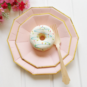 Vajilla Desechable DAMAI Bronzing Decagon Rosa Claro, Juego de Vajilla para Fiestas para Niños y Adultos, Platos y Vasos de Papel Desechables - Product Image 3