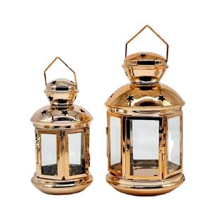 Linterna de viento con luz de caballo de vidrio portátil con candelabro de hierro, portavelas de Metal colgante y tarros de velas - Product Image 1