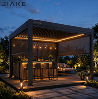 Pergola à lames orientables en aluminium thermolaqué Jiake avec moustiquaires et éclairage LED pour décorations de jardin nocturnes