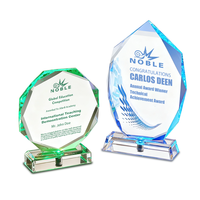 Vente en gros Trophée en cristal lumineux pas cher au design personnalisé Cadeaux décoratifs créatifs Cadeau d'affaires
