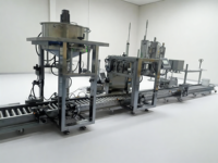 Ligne automatique de pesage, de remplissage et de bouchage par vis pour les liquides de lavage et les savons vaisselle, largement utilisée dans l'industrie chimique
