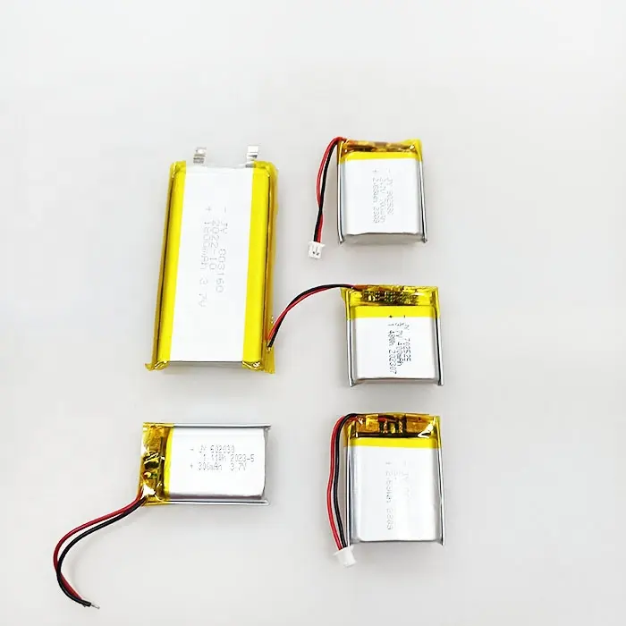 छोटी लाइपो बैटरी रिचार्ज 3.7v/7.4v/11.1v 602030/702025/502025/402535 300mAh ली-पॉलिमर बैटरी पैक