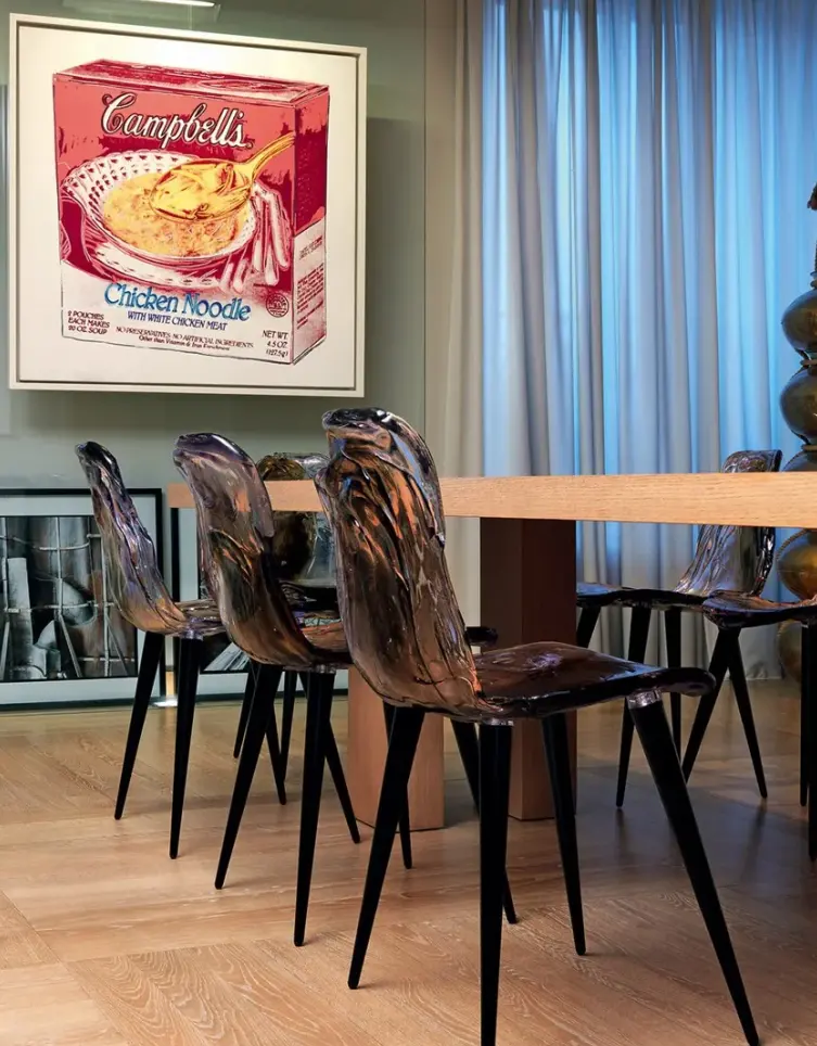 Silla de comedor de restaurante con patas de metal dorado Sillas de plástico para interiores y exteriores para clientes