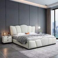 Lit double moderne en cuir nordique avec base pivotante en pin, luxe léger haut de gamme, avec rangement pour chambre à coucher