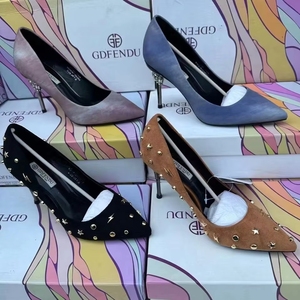 Chaussures de marque d'occasion de haute qualité 2023 pour hommes, femmes et enfants, en stock - Product Image 3