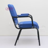 Chaises d'église empilables durables personnalisées 2026 avec accoudoirs pour églises, appartements, hôpitaux et usage commercial – Vente en gros