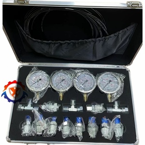Kit de test de pression hydraulique portable pour excavatrice avec 4 manomètres - Product Image 1