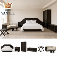 Modernes Hotel-Schlafzimmer-Möbelset Maßgefertigtes Bett Kleiderschrank TV-Schrank Nachttisch Sofa und Gepäckablage für Gästezimmer
