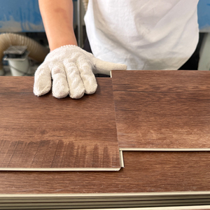 Offre saisonnière : Revêtement de sol SPC, épaisseur 6 mm, couche d'usure 0,7 mm, lames de vinyle robustes pour <span class=keywords><strong>garage</strong></span>, atelier, entrepôt - Product Image 4