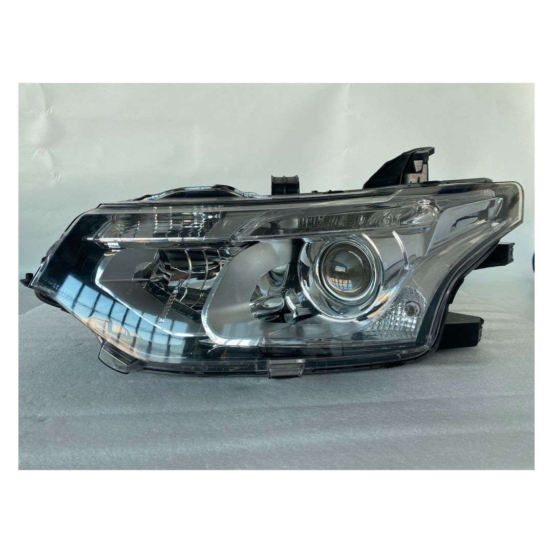 สีขาวอบอุ่น