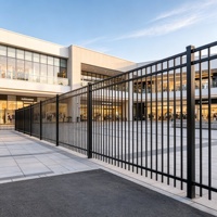 Clôture de sécurité à double rail pour contrôle du trafic piétonnier en zone commerciale, à sommet plat, résistante aux intempéries, en acier zingué robuste