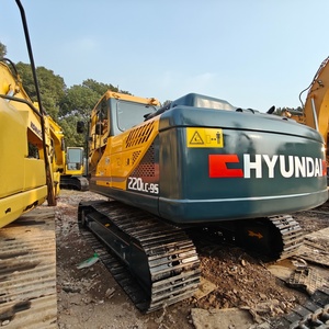 รถขุดไฮดรอลิกแบบตีนตะขาบ Hyundai 22 ตัน รุ่น 220LC-9S ปี 2019 มือสอง ชั่วโมงการใช้งานต่ำ ของแท้จากโรงงาน พร้อมมอเตอร์ เกียร์บ็อกซ์ และปั๊ม - Product Image 4
